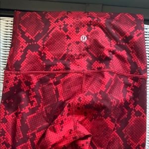 LuLu lemon leggings. High waisted.